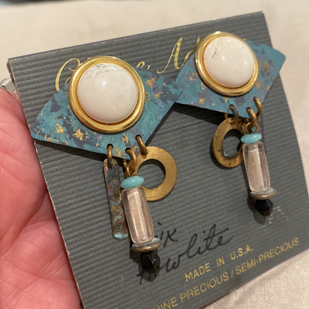 Pink Howlite Triangle Earring w metal Base- Art Deco/Nee/Clip-🌸
9/26